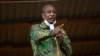 Alpha Condé était devenu en 2010 le premier président démocratiquement élu de Guinée après des décennies de régimes autoritaires ou dictatoriaux.