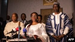 Morissanda Kouyaté, Olivia Rouamba et Abdoulaye Diop, respectivement ministres des Affaires étrangères de la Guinée, du Burkina Faso et du Mali.
