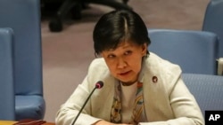 资料照片：联合国负责裁军事务的代表中满泉对安理会成员发表讲话。(2022年2月26日)