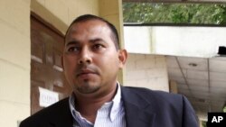 Roberto Carlos Silva Pereira ex legislador suplente en El Salvador, fue arrestado con la ayuda de la Interpol y el FBI el 5 de octubre de 2007, según las autoridades salvadoreñas. [Foto de archivo]