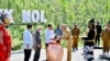 Presiden Jokowi melakukan prosesi penyatuan air dan tanah di Titik Nol, IKN di Kabupaten Penajam Paser Utara, Kaltim, Senin (14/3) yang berasal dari 34 Provinsi di Indonesia yang dibawa oleh masing-masing gubernur. (biro Setpres)