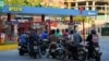 Salarios “pulverizados” y un dólar de “micro pánicos”: así se comportó la economía de Venezuela este 2022