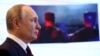 Presiden Rusia Vladimir Putin mengunjungi pameran proyek menjelang pertemuan Dewan Negara di Moskow, Rusia, 22 Desember 2022. (Foto: Sputnik/Valeriy Sharifulin via REUTERS)