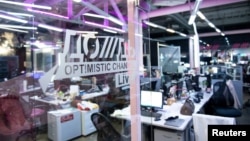 "Dojd" telekanalining Moskvadagi studiyasi, 2021-yil, 20-avgust. Ukraina urushi ortidan kanal Rossiyadagi faoliyatini to'xtatdi.