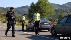 ARHIVA - Pripadnici kosovske policije u Štrpcu, 1. avgusta 2022.