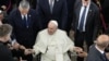 Obispo pide al papa que evite “supermercado de religiones”