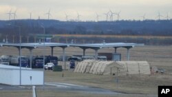 Equipos del Ejército de EE. UU. en el aeropuerto de Rzeszow-Jasionka, en el sureste de Polonia, el sábado 5 de febrero de 2022.