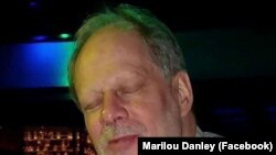 Penembak yang berusia 64 tahun, diidentifikasi sebagai Stephen Paddock.