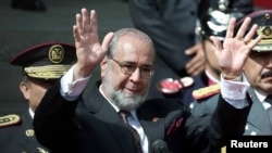 El entonces presidente de Ecuador Gustavo Noboa, durante su viaje oficial a La Paz, Bolivia, para una reunión de la Comunidad Andina en enero de 2002.
