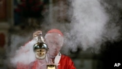 El cardenal Ricardo Ezzati fue citado a declarar ante un tribunal de justicia chileno por el presunto encubrimiento de un depredador sexual. 