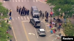 Penembakan pada parade Hari Kemerdekaan AS di negara bagian Illinois.