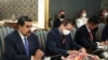 ARCHIVO - El presidente venezolano, Nicolás Maduro, se reúne con el presidente iraní Ebrahim Raisi en Teherán, Irán, el 11 de junio de 2022. 