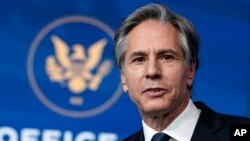 Највисокиот американски дипломат прво ќе присуствува на конференцијата за сајбер безбедност.