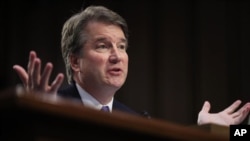 Brett Kavanaugh, Calon Hakim Agung untuk Mahkamah Agung AS memberikan kesaksian di hadapan Komisi Kehakiman Senat AS di Gedung Capitol di Washington, D.C., 5 September 2018. (Foto: dok).