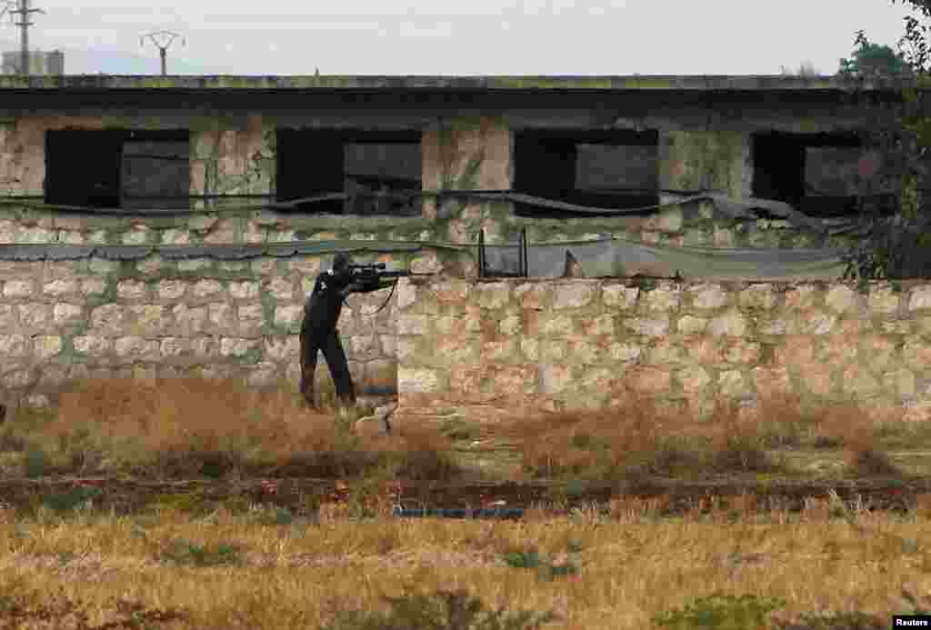 Ozod Suriya armiyasi jangchisi, Idlib, 24-oktabr