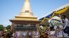 រូបឯកសារ៖ ពិធី​បង្សុកូល​នៅ​ស្តូប​ក្នុង​សួនច្បារ​វត្តបុទុមវត្តី​ ដើម្បី​ឧទ្ទិស​កុសល​ជូន​ដល់​វិញ្ញាណកន្ធ​អ្នក​បាត់បង់​ជីវិត​ក្នុង​ការ​វាយ​ប្រហារ​​​ដោយ​ការគប់​គ្រាប់បែក​ឆ្នាំ​១៩៩៧​ ក្នុង​រាជធានី​ភ្នំពេញ​ កាលពី​ថ្ងៃទី​៣០​ ខែ​មីនា​ ឆ្នាំ​២០១៧។ (ហ៊ាន សុជាតា/វីអូអេ)