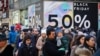 In Era of Online Retail, Black Friday Still Lures a Crowd   