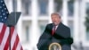 Mantan Presiden AS Donald Trump berbicara kepada para pendukungnya dalam aksi protes menentang hasil pemilu AS 2020 di Washington, pada 6 Januari 2021. (Foto: AP/Evan Vucci)