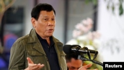 Presiden Filipina Rodrigo Duterte berbicara saat berkunjung ke kota Baguio, Filipina, 11 Maret 2017. 