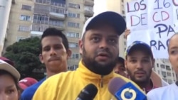Jóvenes venezolanos rechazan muerte de estudiantes en protestas