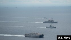美国海军舰船2016年11月16日在南中国海参与演习