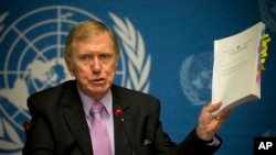 Michael Kirby, Kepala Komisi Penyelidikan HAM PBB menyampaikan laporannya di Jenewa, Swiss, Senin (17/2).