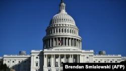 Tampak gedung kongres Amerika Serikat Capitol Hill dalam foto yang diambil pada 9 November 2020 ini. AS dibayangi penutupan kegiatan pemerintahan jika kongres tak mampu mengambil keputusan tentang program pemerintahan Joe Biden hingga Kamis (30/9). (Foto: AFP/Brendan Smialowski)