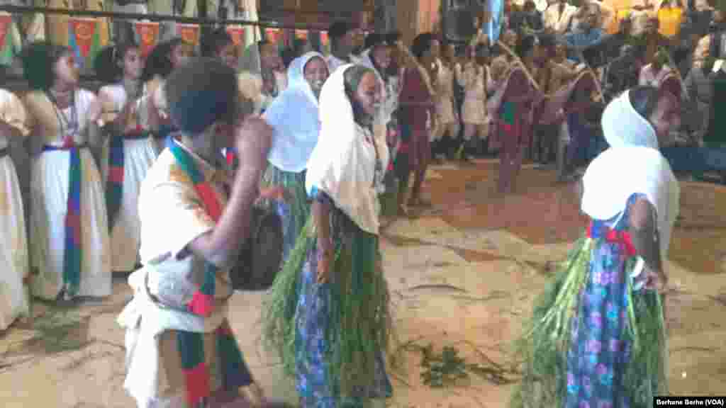 ብምኽንያት በዓል ቅዱስ ዮውሃንስ፣ ኣብ ንኡስ ዞባ ሰረጀቓ ኣብ ታሪኻዊ ኣዳራሽ "ሓፋሽ ዛግር" ዝቐረበ ባህላዊ ምርኢት