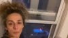 Masih Alinejad, colaboradora de la VOA para el servicio persa. [Foto tomada del video de Twitter de Masih Alinejad]
