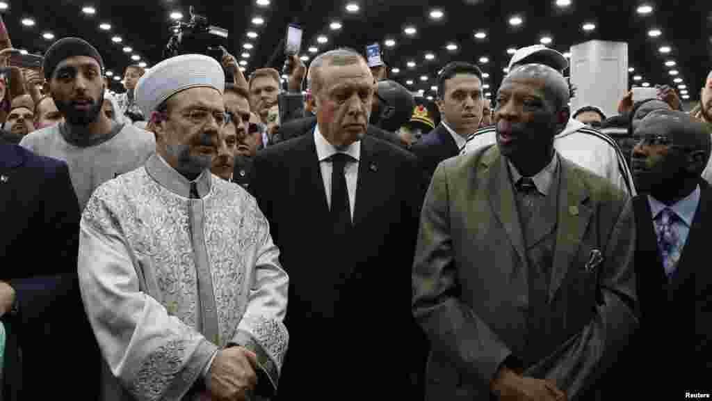 Muhammad Alining dafn marosimiga Turkiya rahbari Rajab Toyib Erdog'an keldi