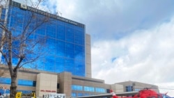 Estados Unidos: casos confirmados de COVID-19 van al alza en 49 estados