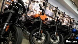 Motocicletas eléctricas de Harley-Davidson y LiveWire en un concesionario Harley-Davidson en Queens, Nueva York, el 7 de febrero de 2022.