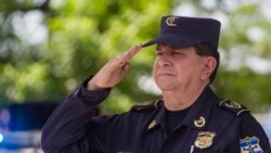 El Salvador está de duelo por la muerte de altos funcionarios policiales mientras se investiga el siniestro aéreo
