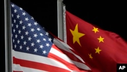 美国与中国国旗 （美联社）