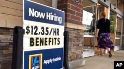Con bajo desempleo, sueldos y salarios podrían aumentar.