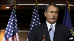 Ketua DPR Cliff Boehner menyerahkan keputusan kepada Presiden Obama untuk bekerja dengan para pemimpin Senat, setelah para pemimpin partai Republik menangguhkan pemungutan suara secara mendadak terkait upaya mengatasi jurang fiskal, Kamis (20/12).