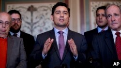 El embajador en EE.UU. del gobierno encargado de Venezuela, Carlos Vecchio, anunciará el lunes 18 de febrero de 2019 nuevas acciones sobre la protección y recuperación de activos venezolanos.