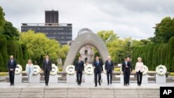 Los líderes del G7 posan para una foto antes del inicio de la cumbre del grupo en Hiroshima, Japón, el 19 de mayo de 2023.