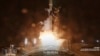 Nan foto sa a, fize Falcon SpaceX la kap transpote nouvo teleskop La NASA a dekole nan baz Fos Spasyal Etazini Vandenberg, nan Kalifoni, 11 Mas, 2025. 