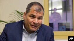 Rafael Correa gobernó con mano dura Ecuador, silenciando o castigando a los críticos en los medios de comunicación, la oposición y el poder judicial, y en los últimos años, su legado se ha visto cada vez más manchado.