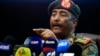 Le dirigeant militaire du Soudan, le général Abdel Fattah al-Burhan, lors d'une conférence de presse à Khartoum, le 26 octobre 2021.