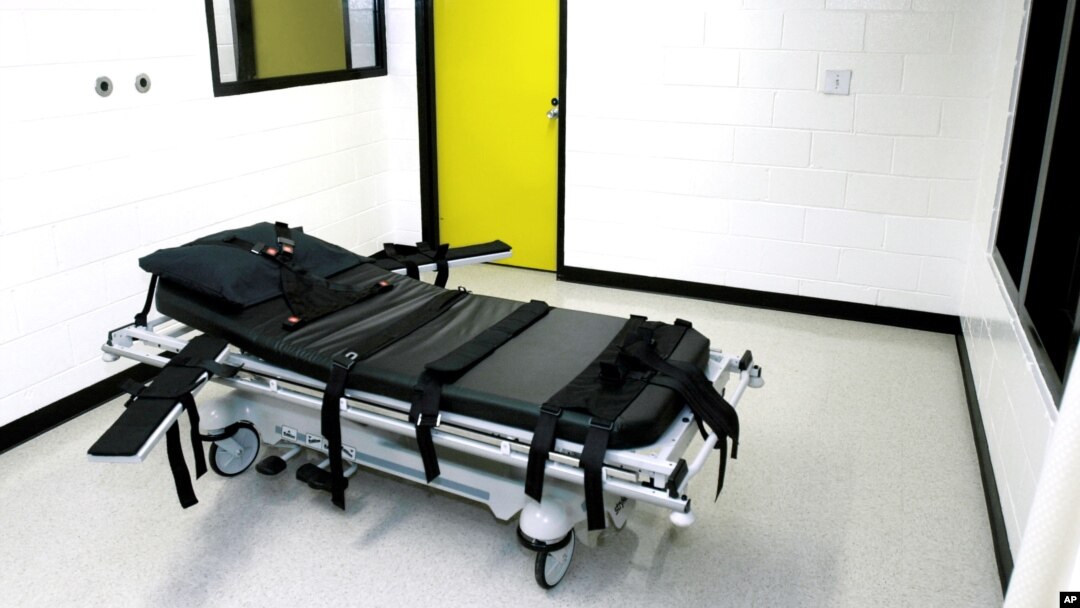 FILE - A "death chamber" is seen at the state prison in Jackson, Georgia, Oct. 24, 2001. U.S. President Donald Trump suggested on Monday that the death penalty be used as a deterrent in certain drug cases.