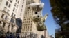 Miles disfrutan de los globos gigantes del desfile de Macy's en Nueva York por Acción de Gracias