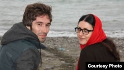 گلرخ ابراهیمی ایرایی در کنار همسرش، آرش صادقی