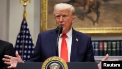 El presidente de Estados Unidos, Donald Trump, hace un anuncio sobre una inversión de Taiwan Semiconductor Manufacturing Company (TSMC), en la Sala Roosevelt de la Casa Blanca en Washington, EEUU, el 3 de marzo de 2025.