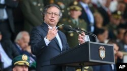 El presidente de Colombia, Gustavo Petro, habla durante la ceremonia de juramentación del general William Salamanca como nuevo jefe de policía en Bogotá, Colombia, el 9 de mayo de 2023.