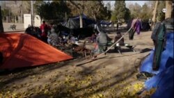 Inmigrantes esperan por asilo a temperaturas congelantes