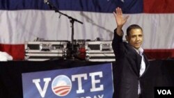 Presiden Barack Obama saat melakukan kampanye di Chicago untuk menarik dukungan dari pemilih AS yang skeptis.