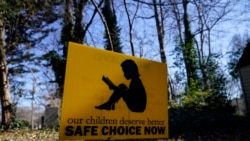 Quiz - School Reopening Debate Divides US Community
