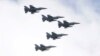 ARCHIVO - Aviones de combate F-16 de Taiwán vuelan en formación cerrada el 10 de octubre de 2021. En Sudamérica, solo Chile tiene actualmente este tipo de naves.